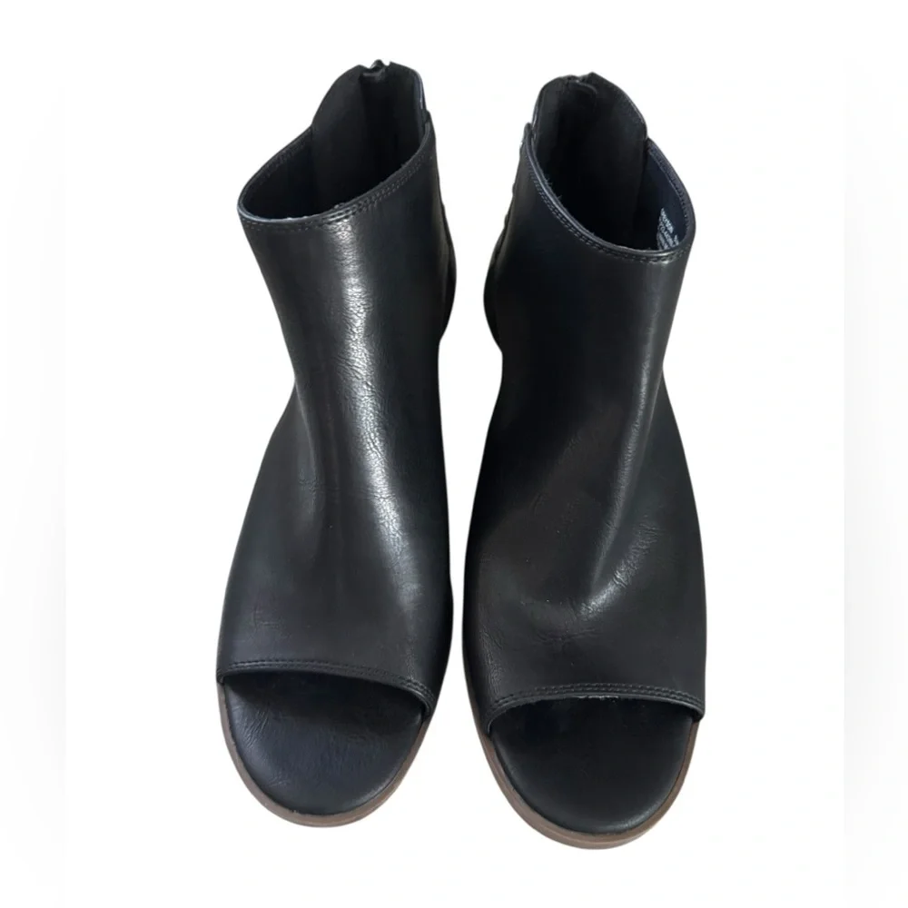 Frye and Co Womens Greyson Heeled Black Open Toe Booties  size 8.5